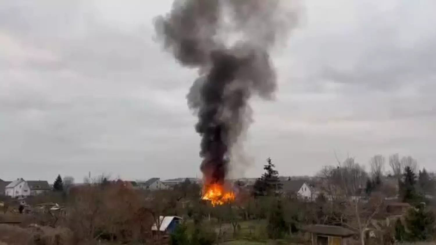 Pożar altanki na działkach przy ul. Spokojnej