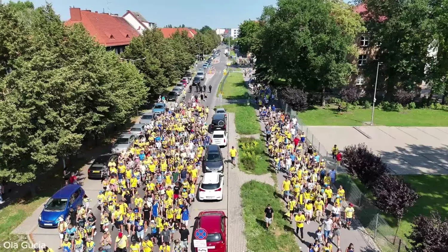 Przemarsz kibiców Stali Gorzów przed 104 Derbami Ziemi Lubuskiej