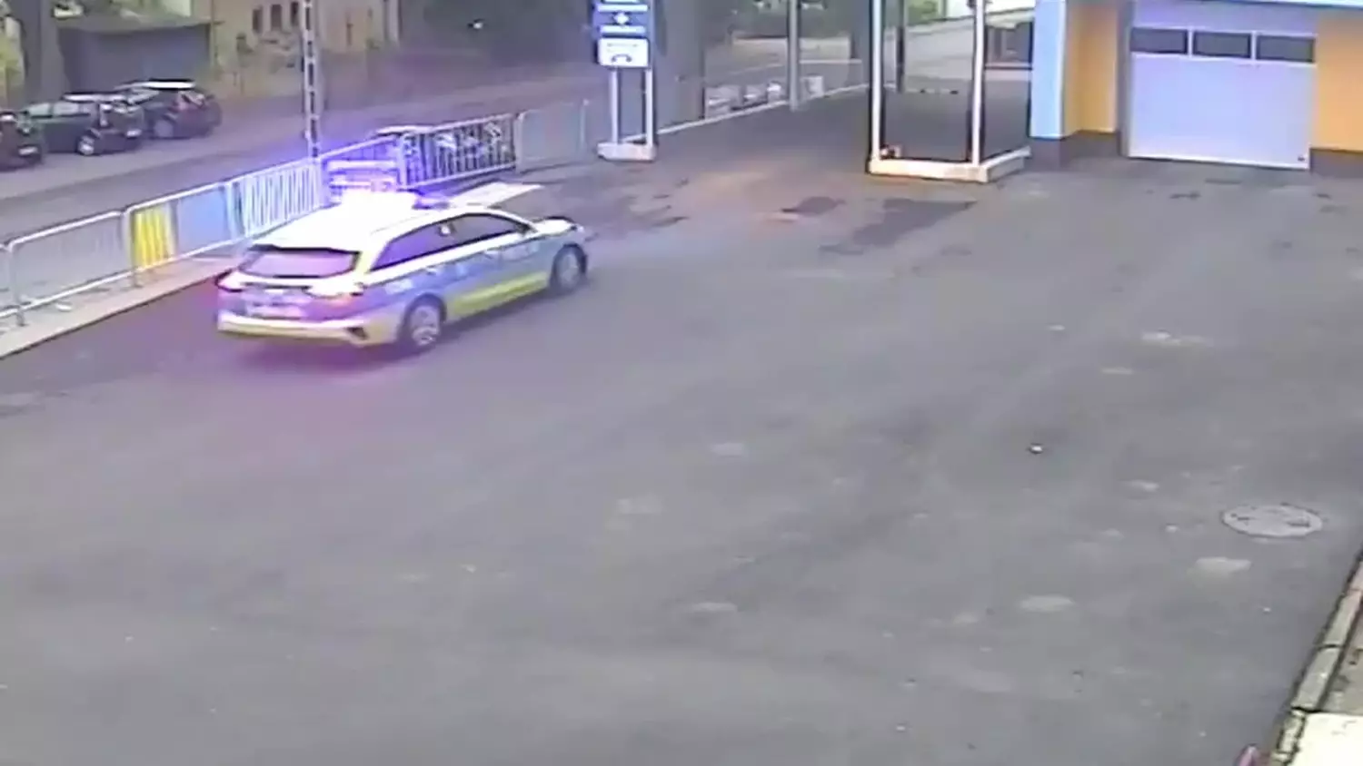Policjanci pomogli dostać się do szpitala rodzicom i ich rocznej córeczce