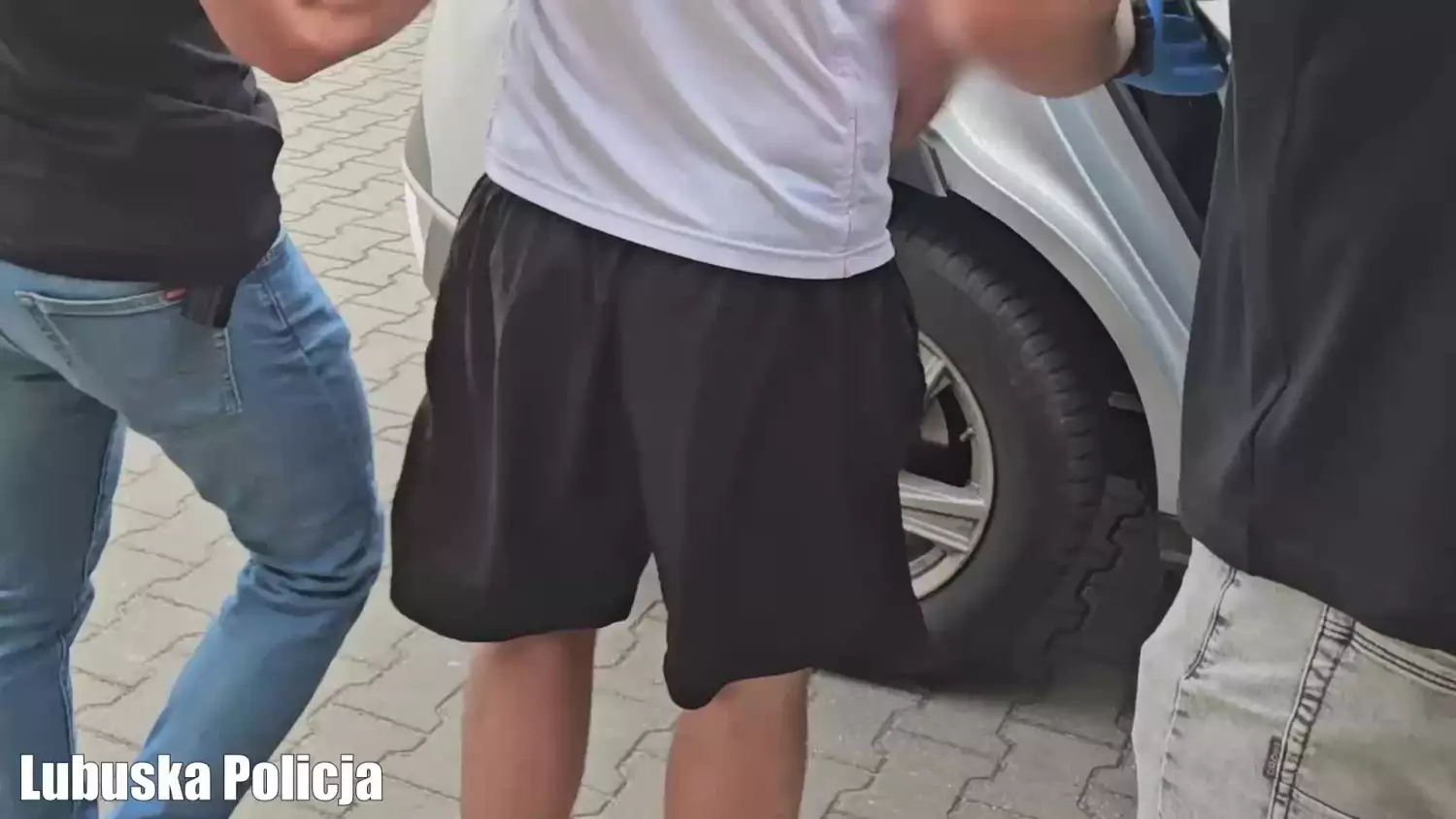 Zaatakował nożem kobietę i uciekł. Zatrzymany mężczyzna trafił do aresztu