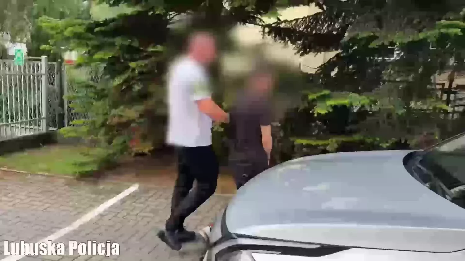 19-latek doprowadzony do sądu w trybie przyśpieszonym. Za złamanie zakazów kierowania trafi na rok do zakładu karnego