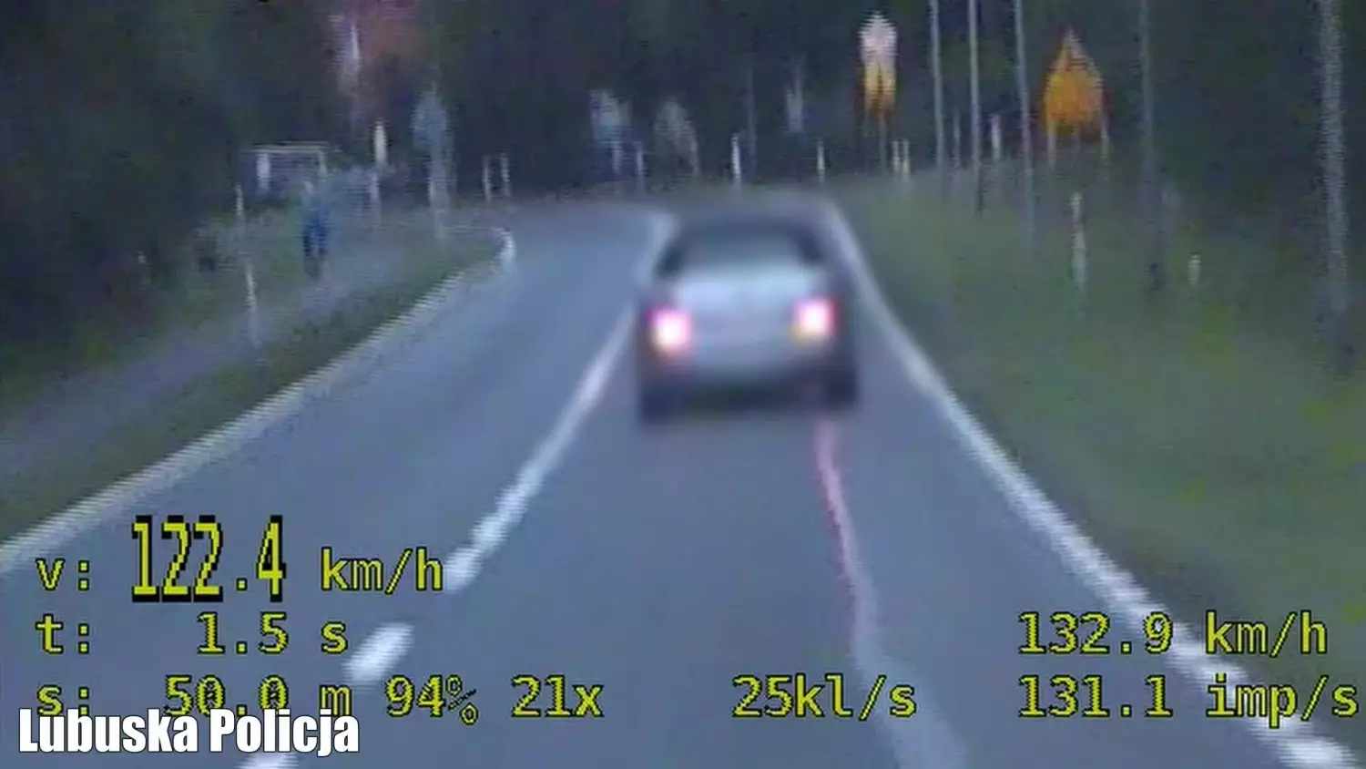 Jechał ponad 120 km/h w obszarze zabudowanym. Policjanci zatrzymali prawo jazdy kierowcy mercedesa