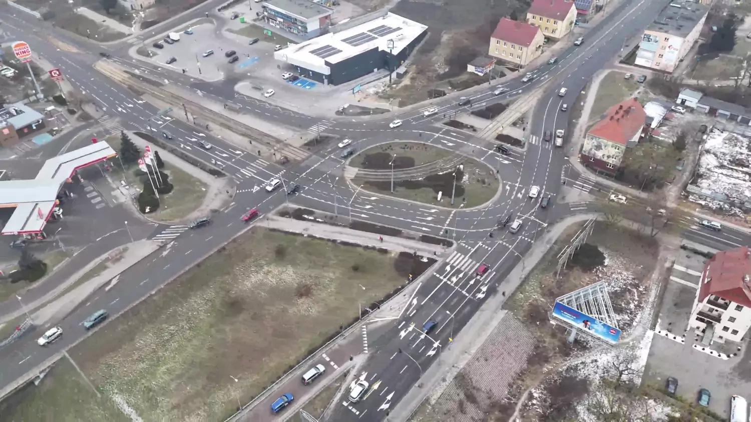 Oznakowanie na rondzie Santockim budziło wątpliwości. Jest odpowiedź urzędu